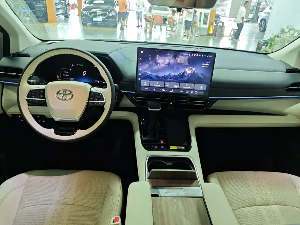 Toyota Sienna — миниатюра 5