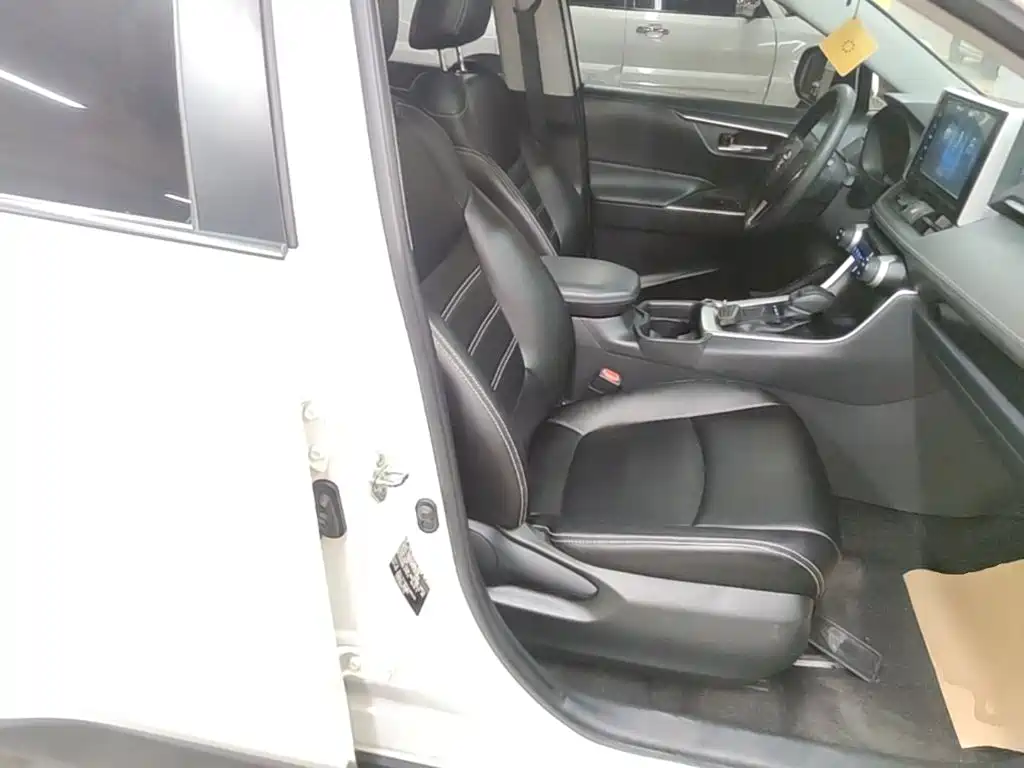 Toyota RAV4 — миниатюра 25