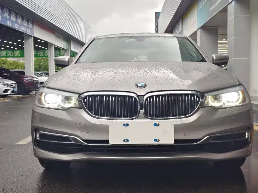 BMW 5 Series — миниатюра 2