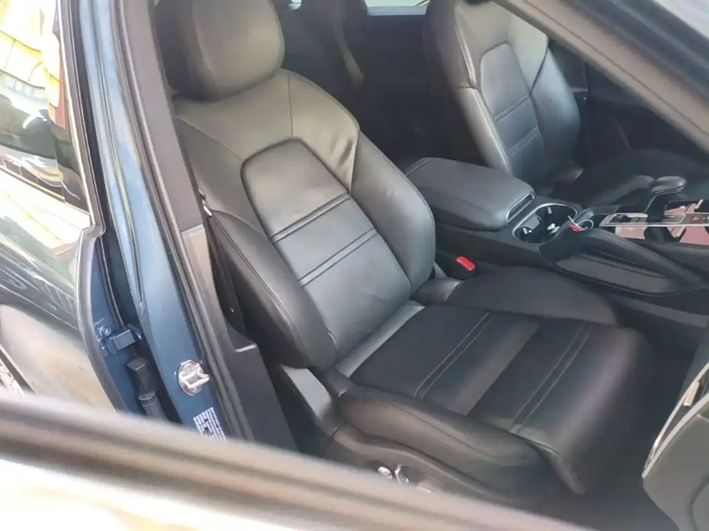 Porsche Cayenne — миниатюра 25