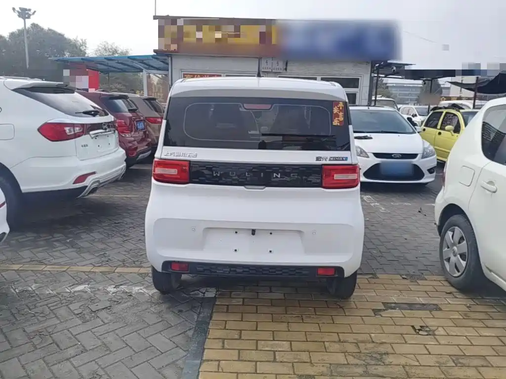 Wuling MINIEV — миниатюра 6