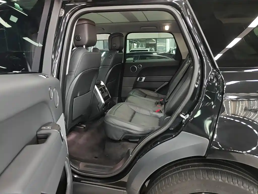 Land Rover Sport PHEV — миниатюра 17