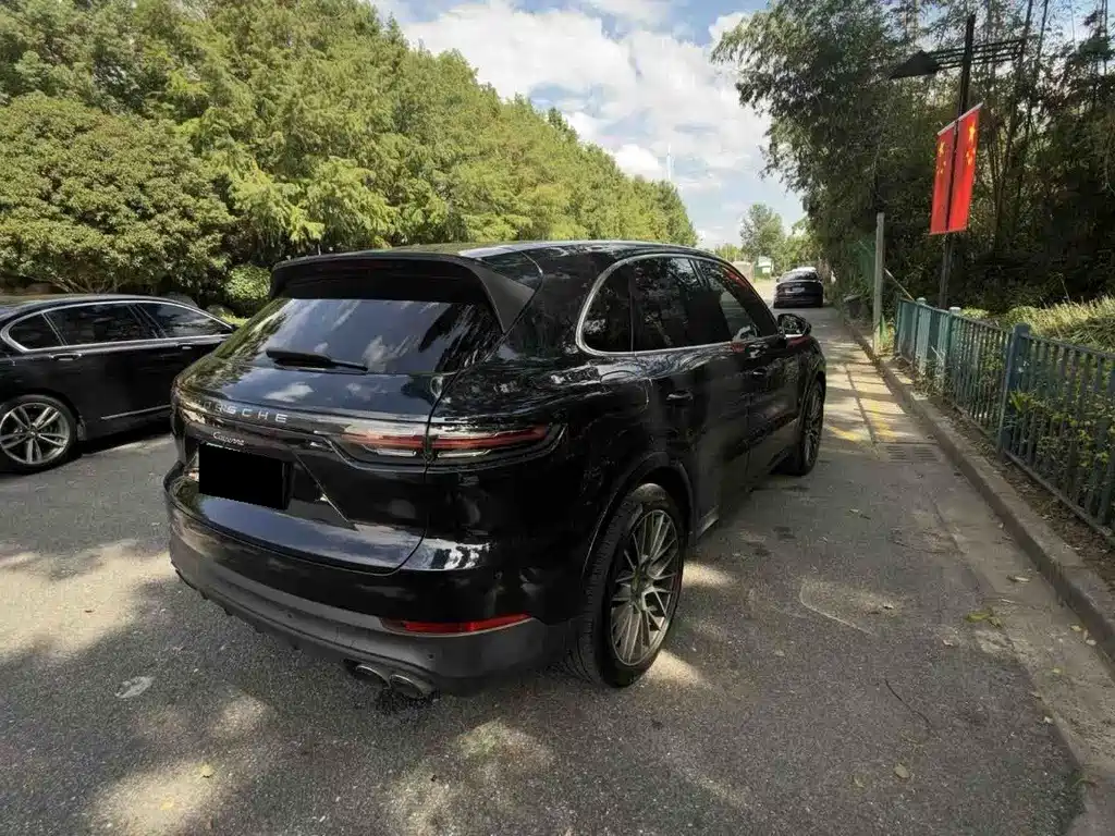 Porsche Cayenne — миниатюра 2
