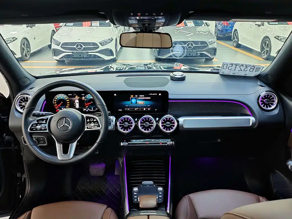 Mercedes-Benz GLB — миниатюра 12