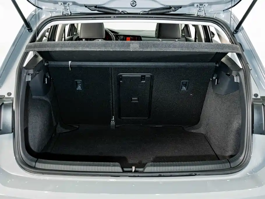 Volkswagen Golf — миниатюра 23