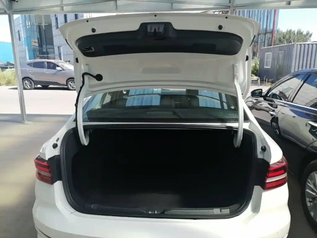 Volkswagen Lavida — миниатюра 19