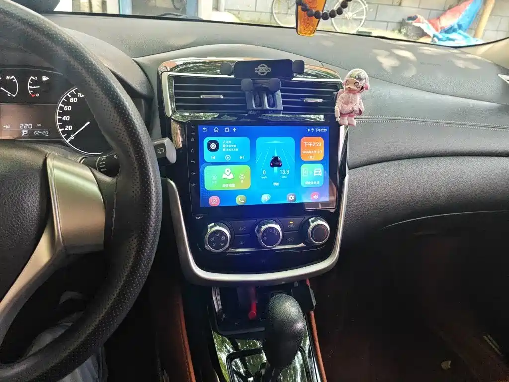 Nissan Tiida — миниатюра 14