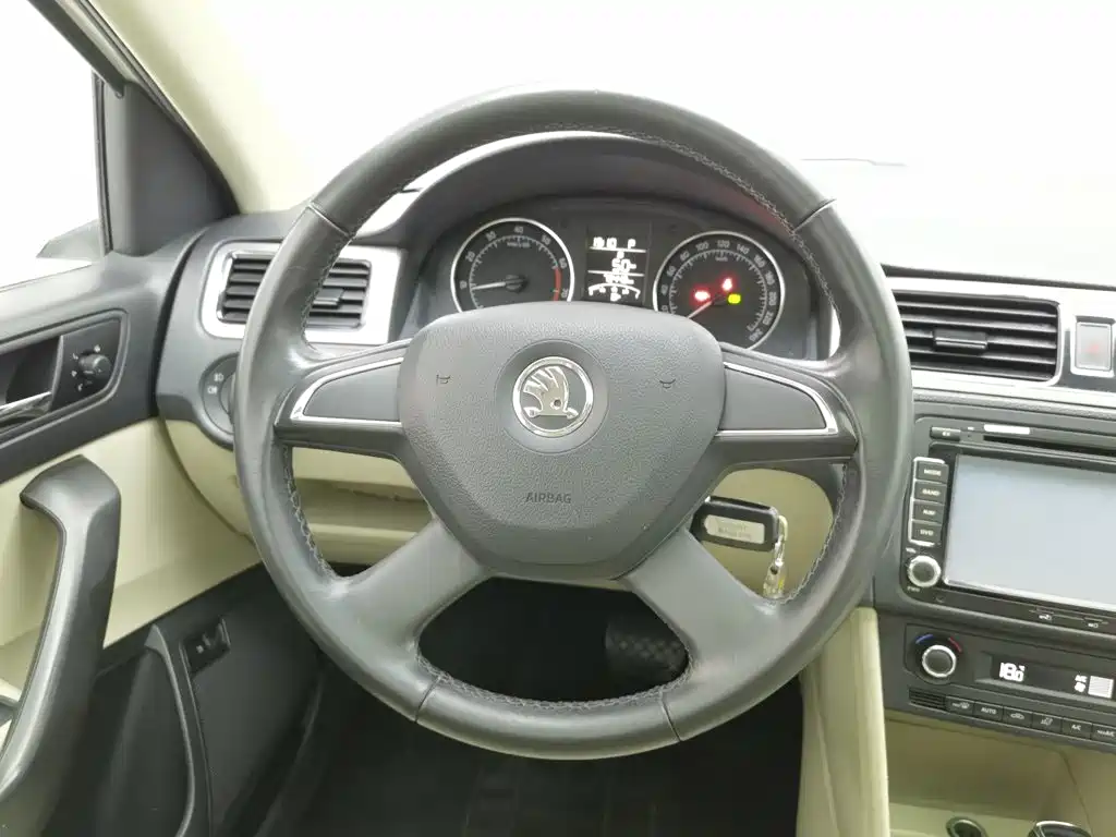 Skoda Rapid — миниатюра 11