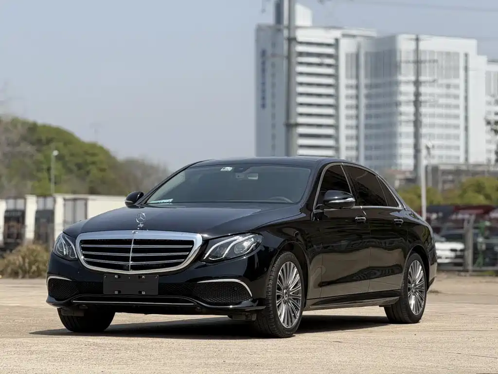 Mercedes-Benz E-Class — миниатюра 3