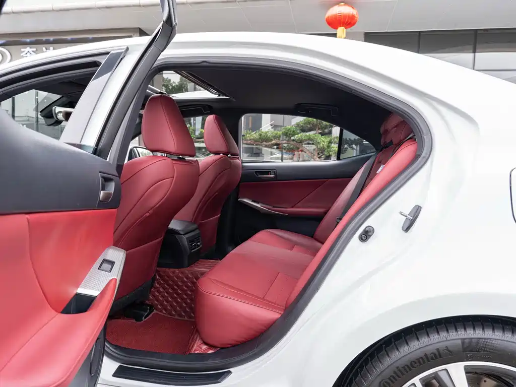 Lexus IS — миниатюра 10