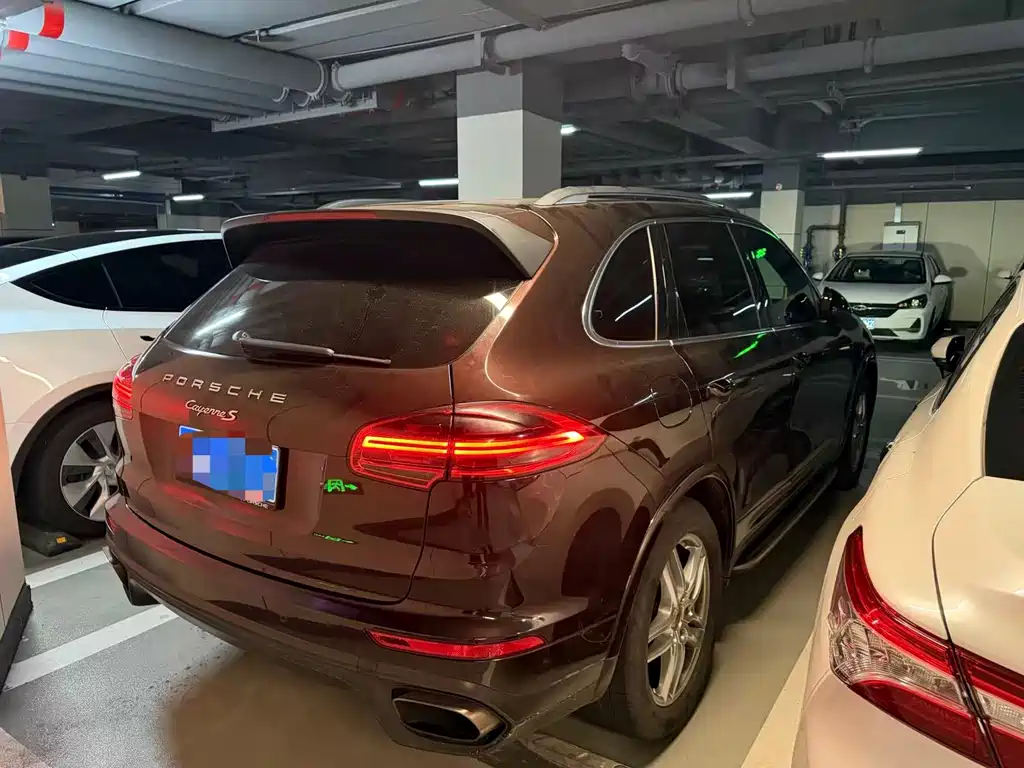Porsche Cayenne — миниатюра 14