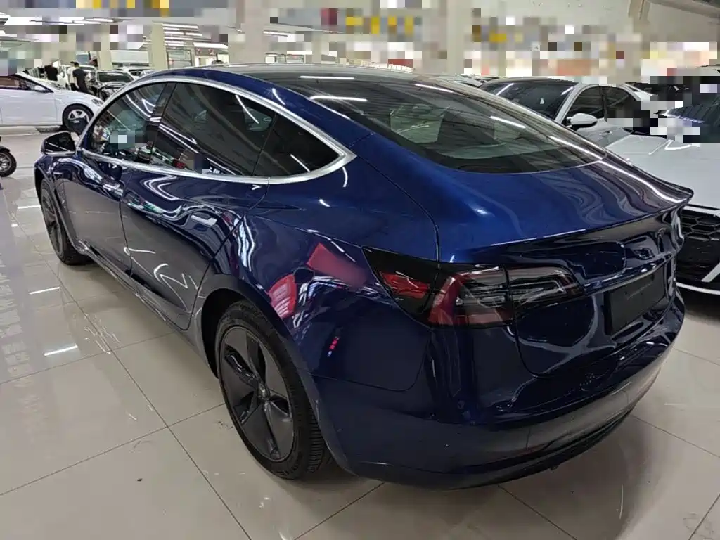 Tesla Model 3 — миниатюра 5