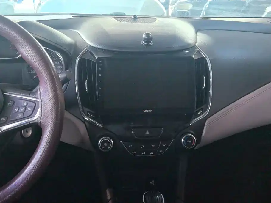 Chevrolet Cruze — миниатюра 13