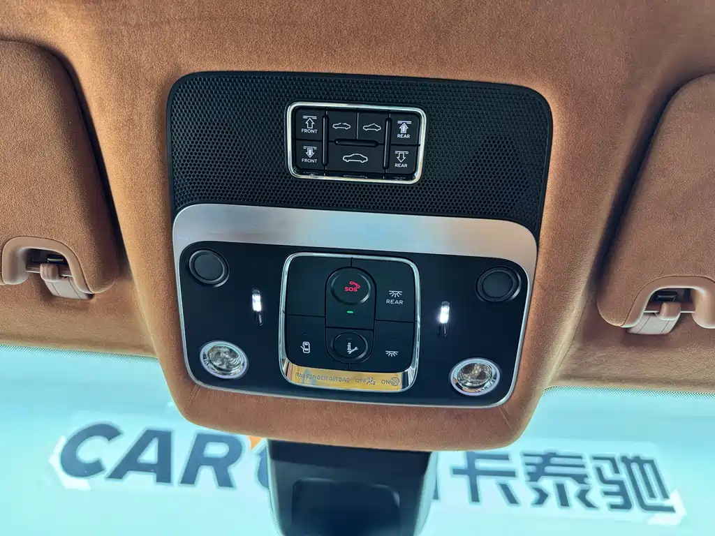 Bentley Flying Spur — миниатюра 17