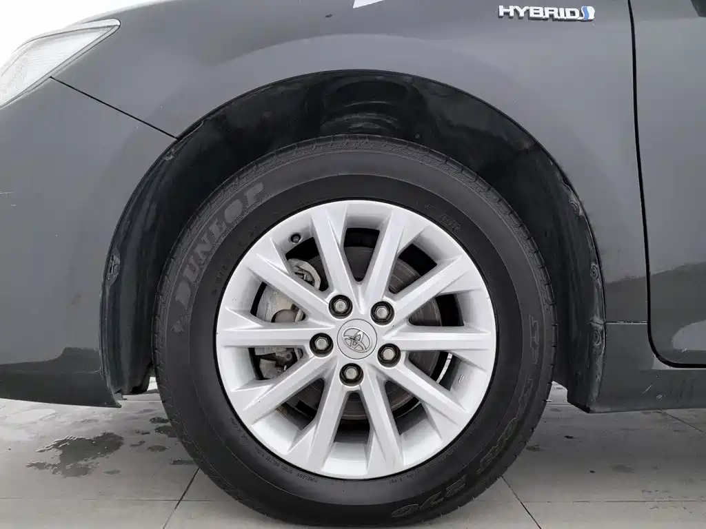 Toyota Camry — миниатюра 17