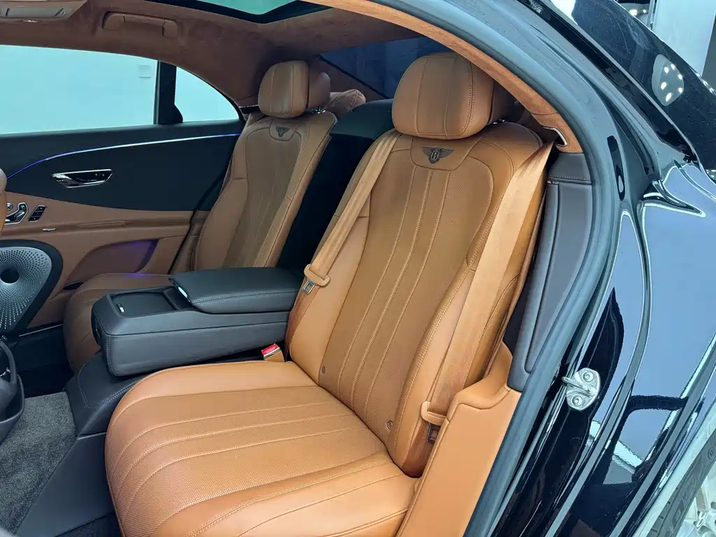 Bentley Flying Spur — миниатюра 28