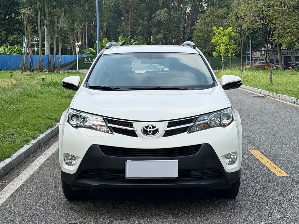Toyota RAV4 — миниатюра 2