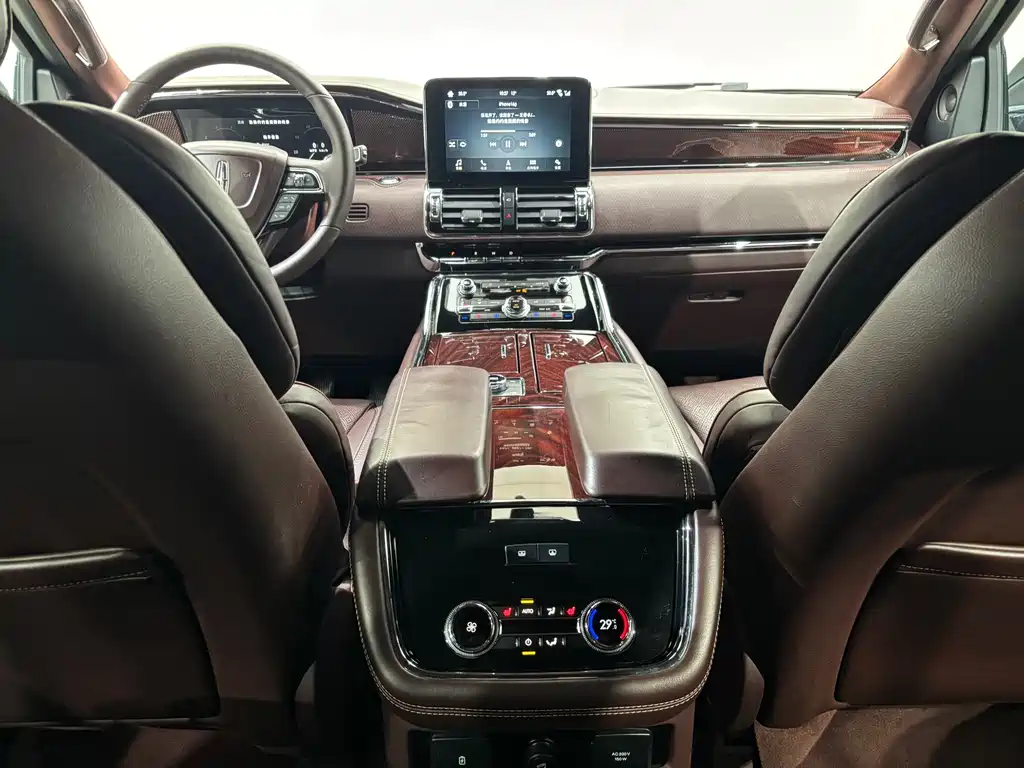 Lincoln Navigator — миниатюра 8
