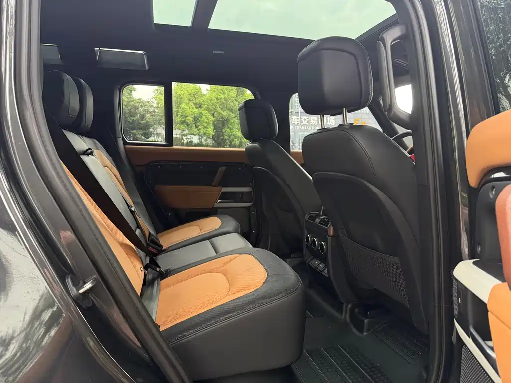 Land Rover Defender — миниатюра 12