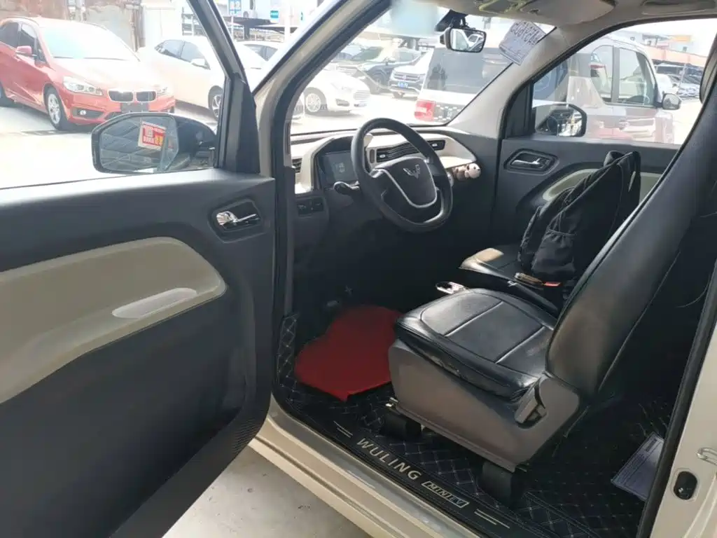 Wuling MINIEV — миниатюра 16