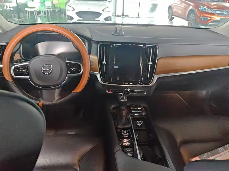 Volvo S90 — миниатюра 12