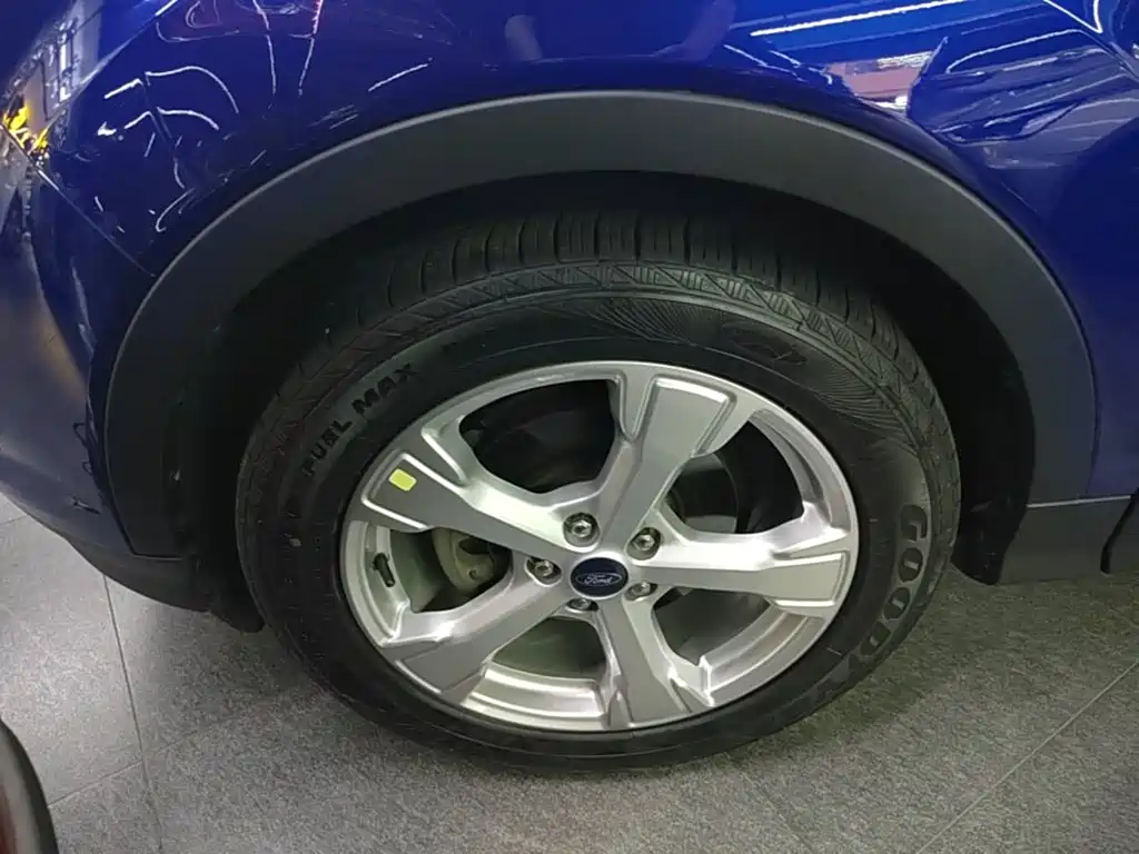 Ford Kuga — миниатюра 23