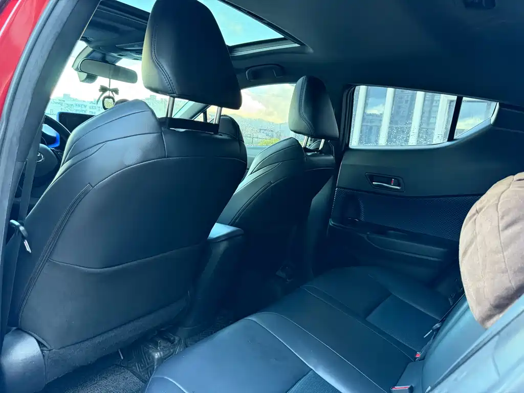 Toyota C-HR — миниатюра 6
