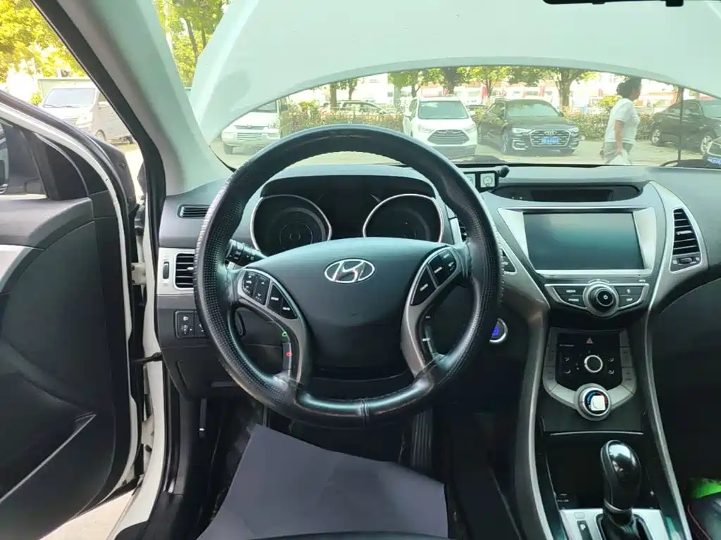 Hyundai Elantra Langdong — миниатюра 11