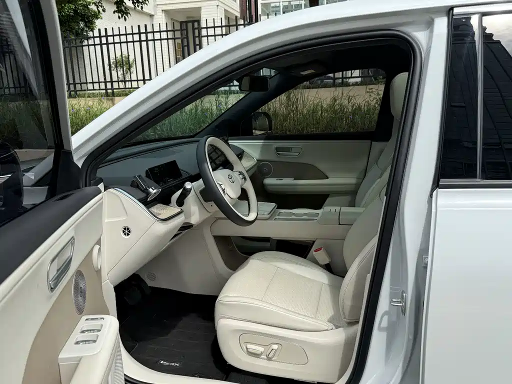 Toyota bZ3X — миниатюра 9