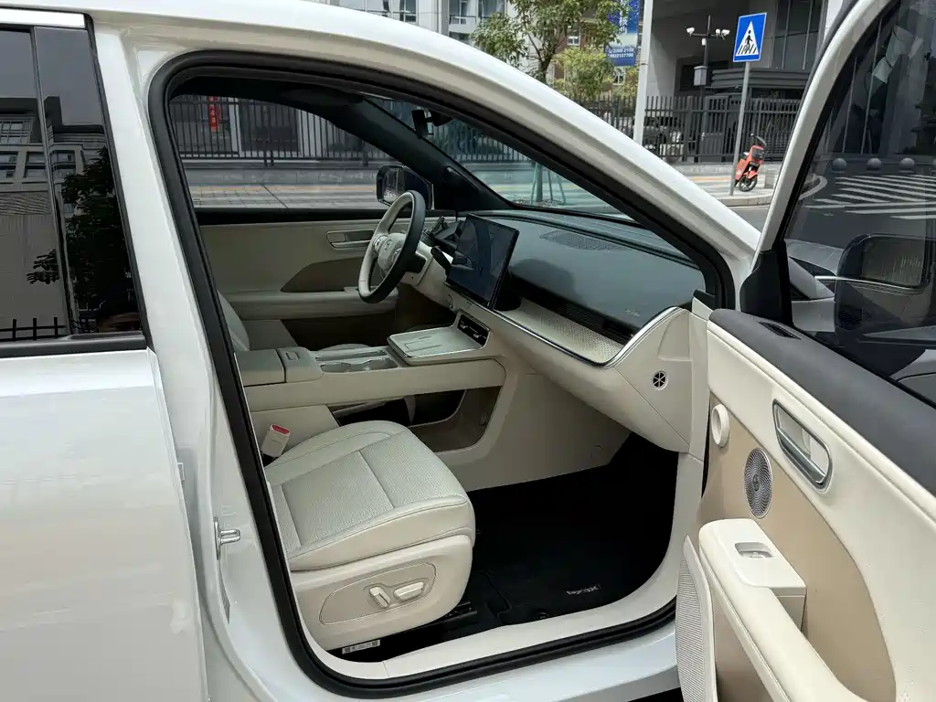 Toyota bZ3X — миниатюра 11