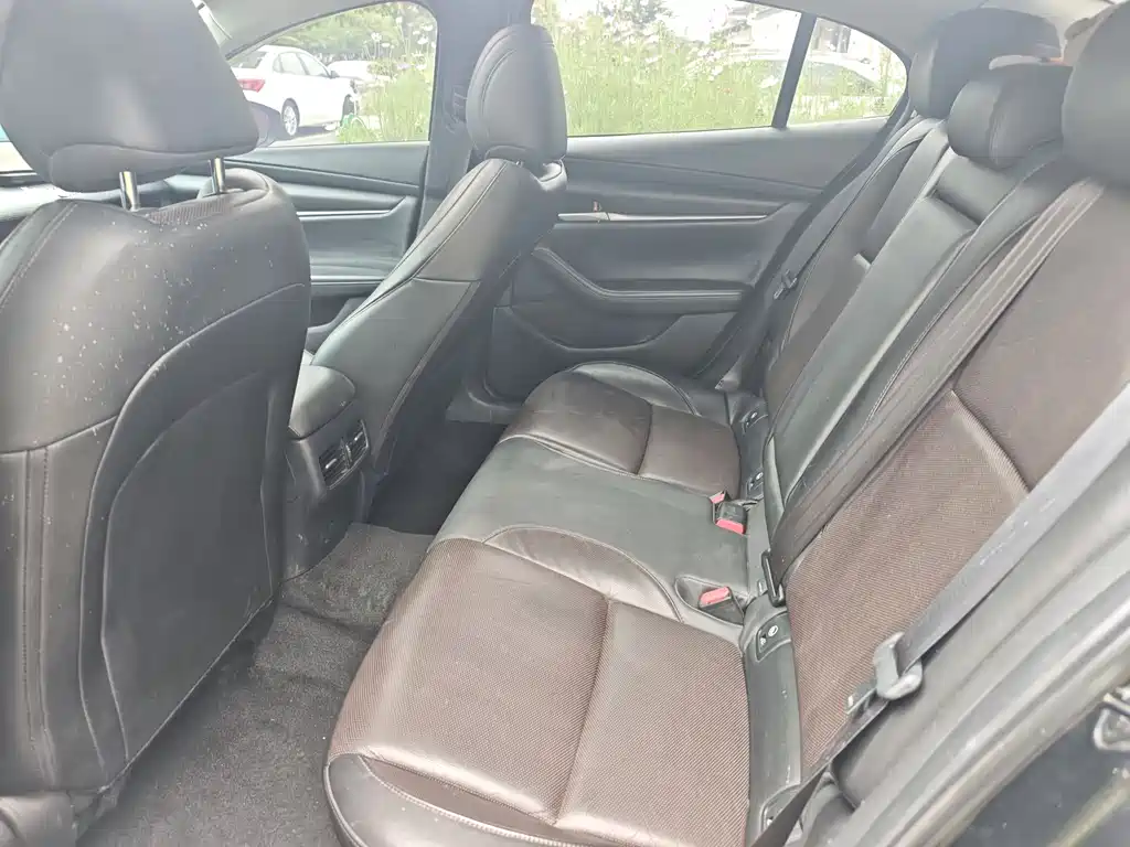 Mazda Mazda3 3 2020 1.5L AT