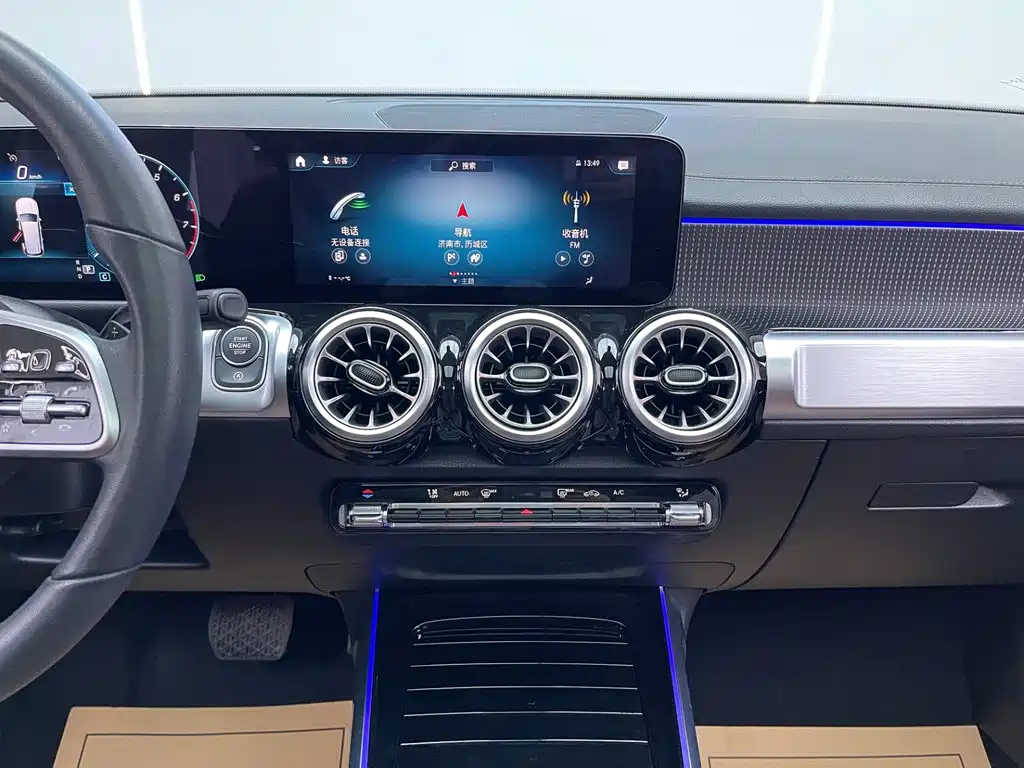 Mercedes-Benz GLB — миниатюра 25