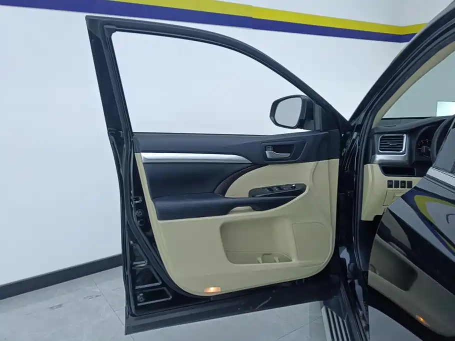 Toyota Highlander — миниатюра 7