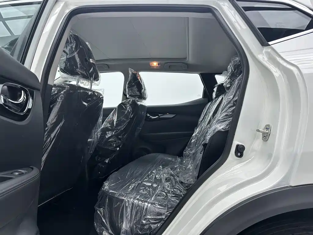 Nissan Qashqai — миниатюра 6