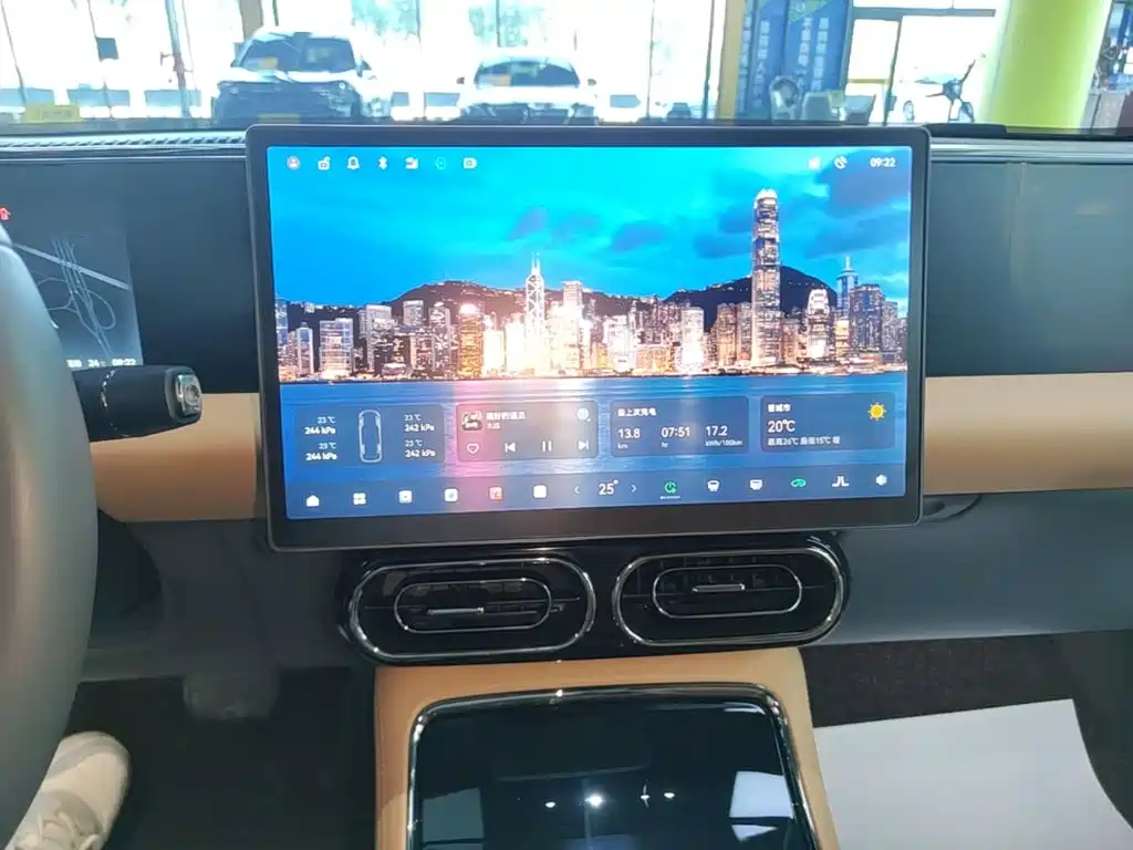 Leapmotor Leapmotor C01 — миниатюра 13