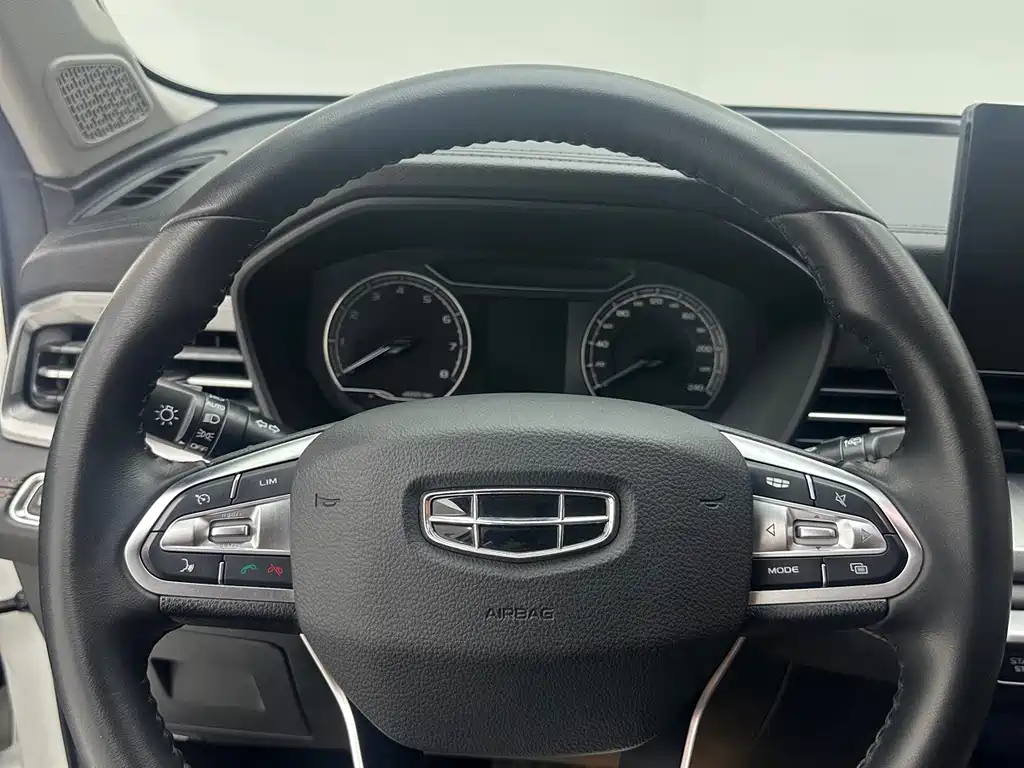 Geely Vision X6 — миниатюра 15