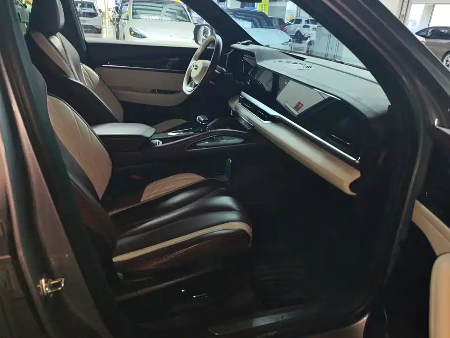 Geely Xingyue L — миниатюра 8