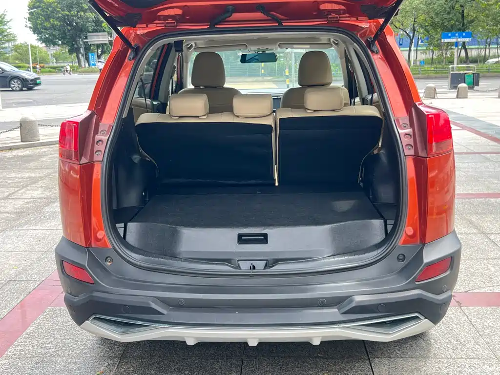 Toyota RAV4 — миниатюра 12