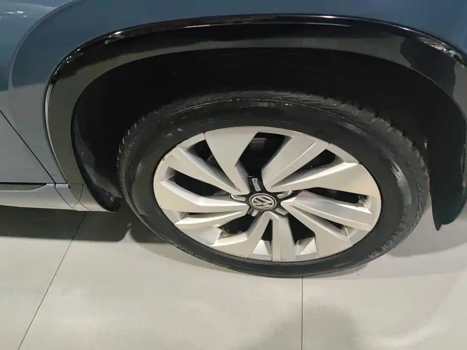 Volkswagen X — миниатюра 6