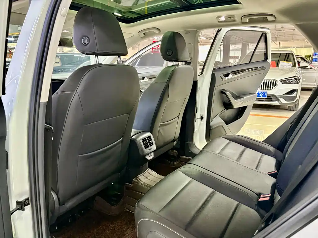 VOLKSWAGEN T ROC EXPLORING SONGS