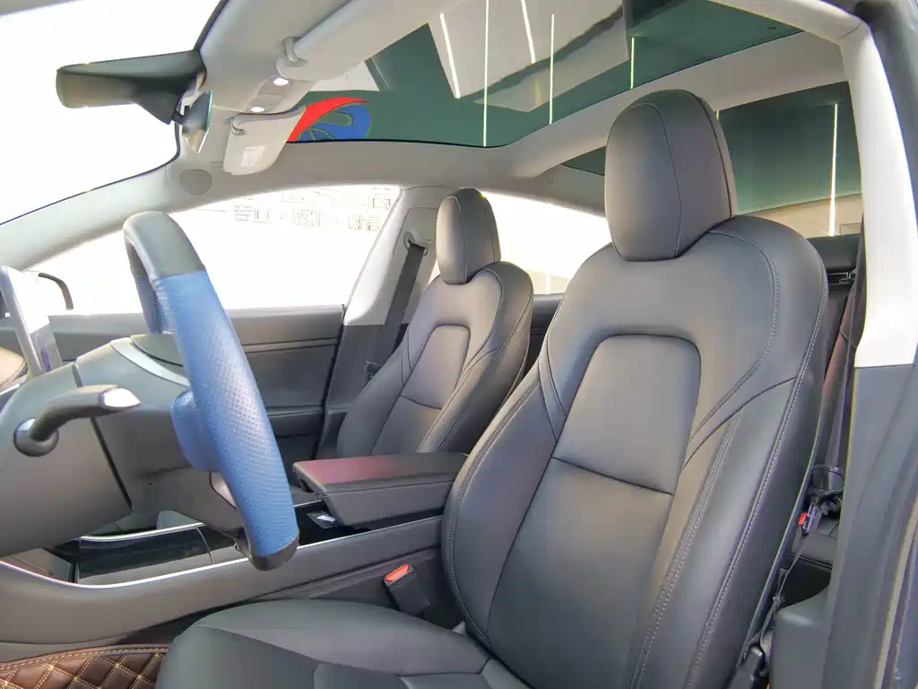 Tesla Model 3 — миниатюра 9