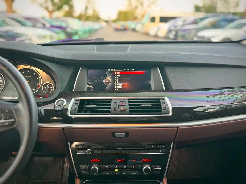 BMW 5 Series GT 528i Leading Type, фото 12