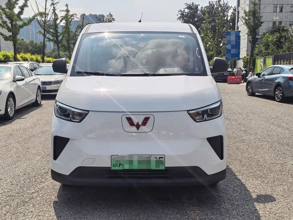Wuling Yangguang — миниатюра 2