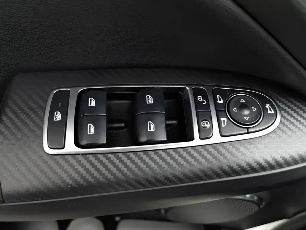 BYD Yuan EV — миниатюра 9