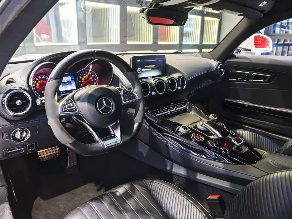 MERCEDES-BENZ AMG GT