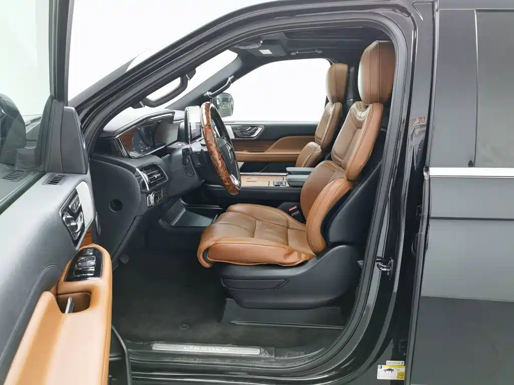 Lincoln Navigator — миниатюра 10