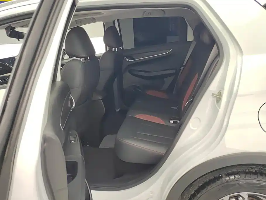 Geely Vision X3 — миниатюра 11