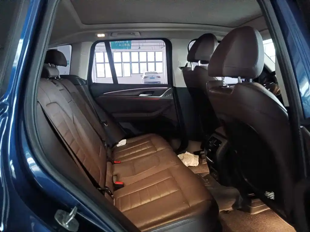 BMW X3 — миниатюра 9