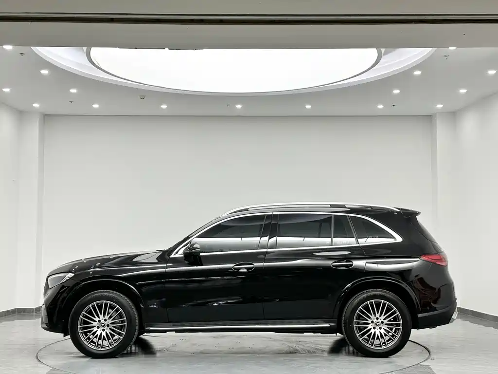 Mercedes-Benz GLC 2023 GLC 300 L 4MATIC 5 мест
