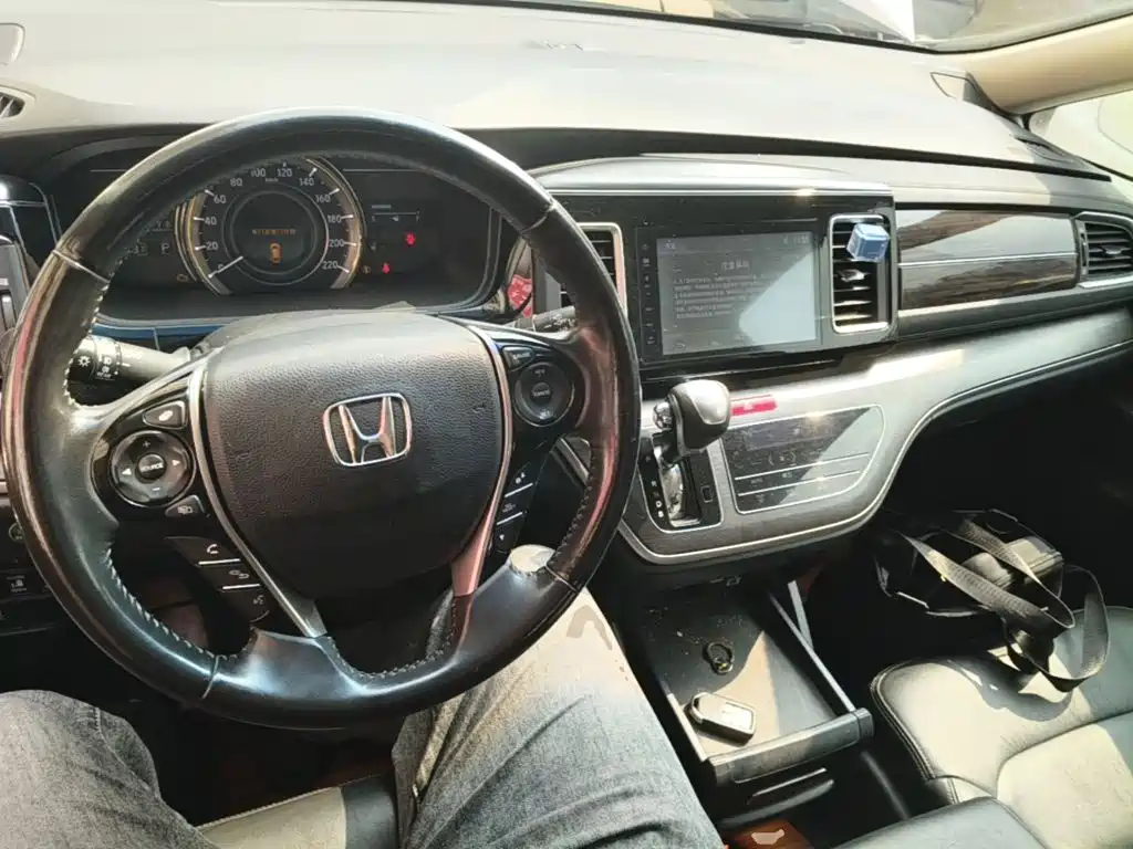 Honda Elysion — миниатюра 10